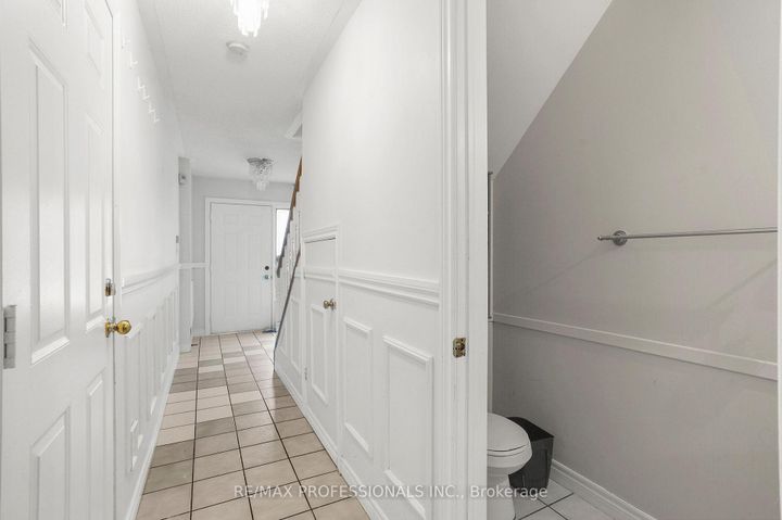 Photo 4 at 17 - 384 Limeridge Road E, Bruleville, Hamilton