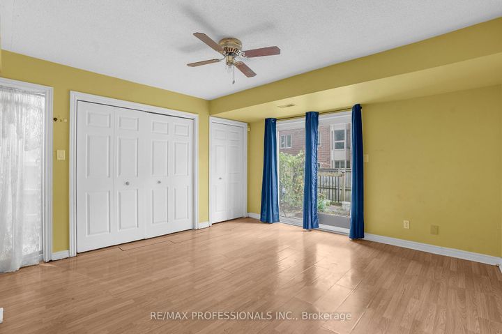 Photo 10 at 17 - 384 Limeridge Road E, Bruleville, Hamilton