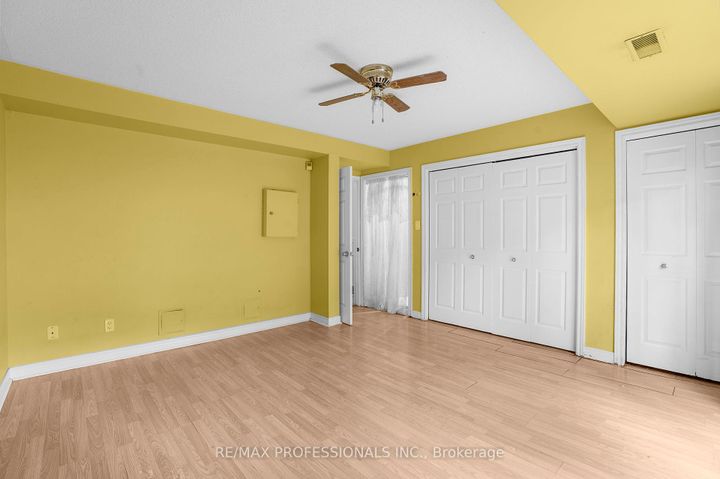 Photo 11 at 17 - 384 Limeridge Road E, Bruleville, Hamilton