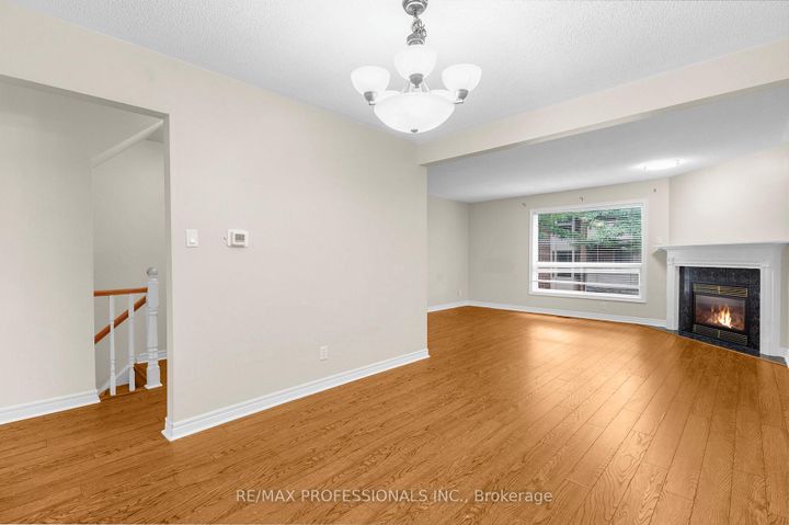 Photo 18 at 17 - 384 Limeridge Road E, Bruleville, Hamilton