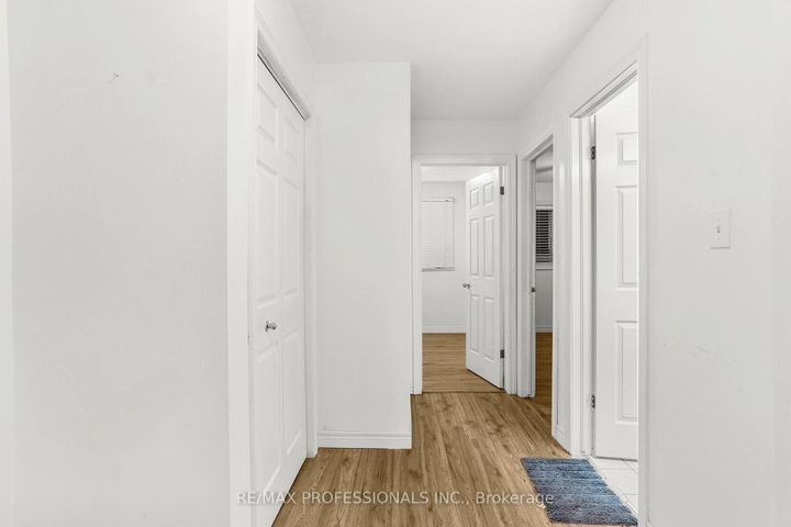 Photo 19 at 17 - 384 Limeridge Road E, Bruleville, Hamilton