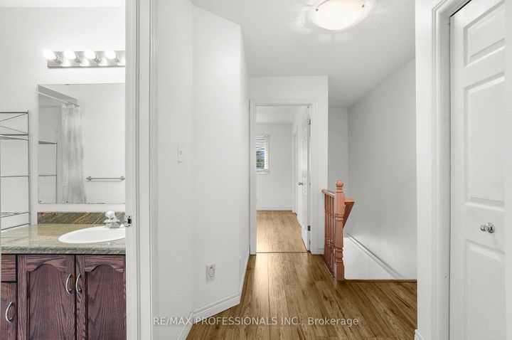 Photo 23 at 17 - 384 Limeridge Road E, Bruleville, Hamilton