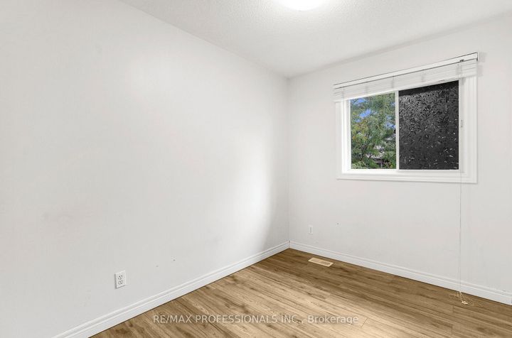 Photo 26 at 17 - 384 Limeridge Road E, Bruleville, Hamilton