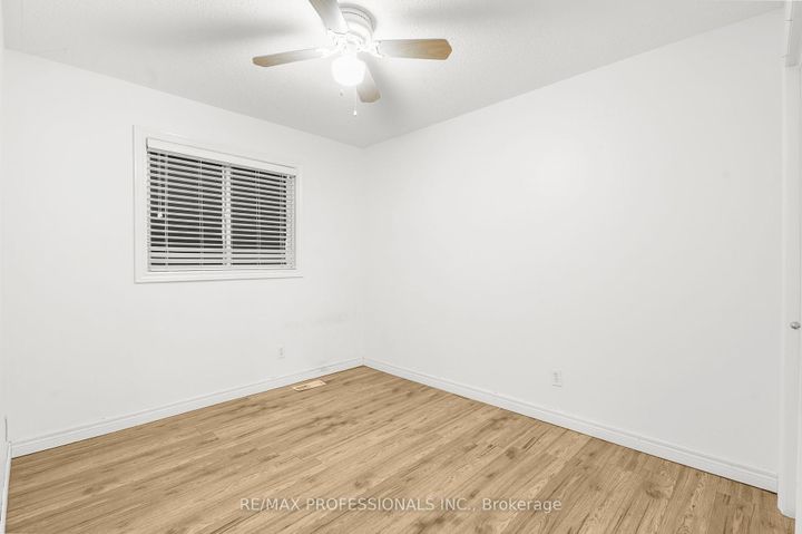Photo 28 at 17 - 384 Limeridge Road E, Bruleville, Hamilton