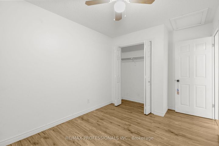 Photo 33 at 17 - 384 Limeridge Road E, Bruleville, Hamilton