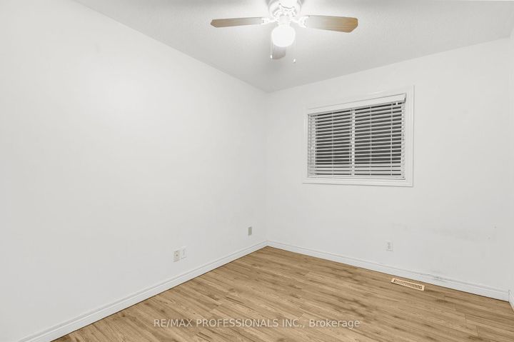 Photo 34 at 17 - 384 Limeridge Road E, Bruleville, Hamilton