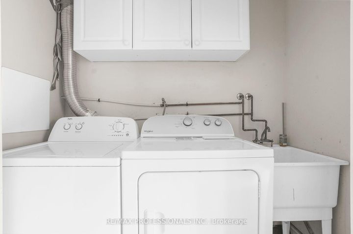 Photo 35 at 17 - 384 Limeridge Road E, Bruleville, Hamilton