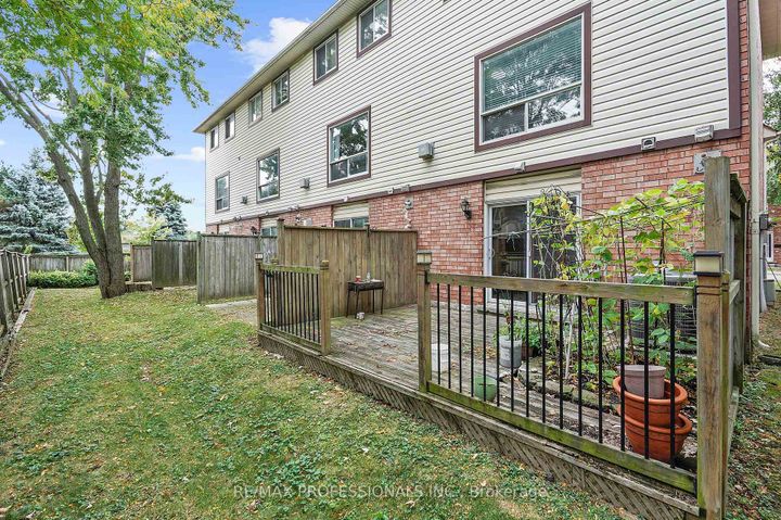 Photo 36 at 17 - 384 Limeridge Road E, Bruleville, Hamilton