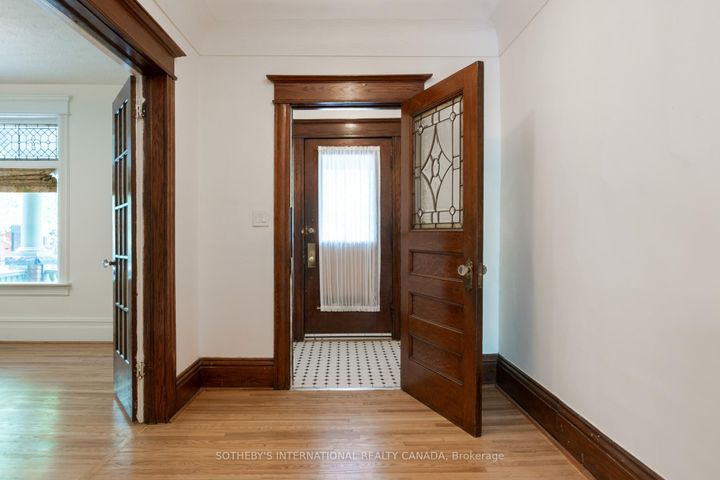 Photo 3 at 277 Crawford Street, Bellwoods, Toronto