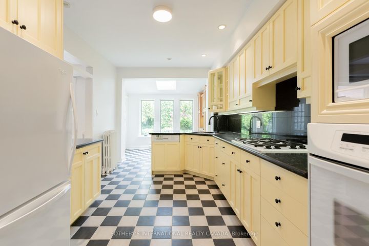Photo 13 at 277 Crawford Street, Bellwoods, Toronto