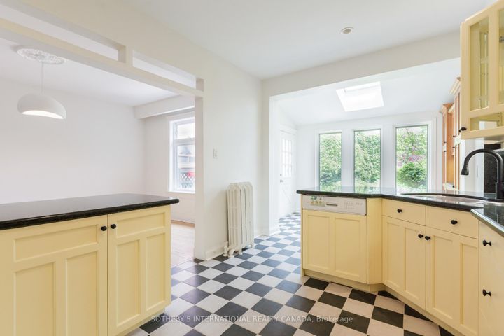 Photo 14 at 277 Crawford Street, Bellwoods, Toronto