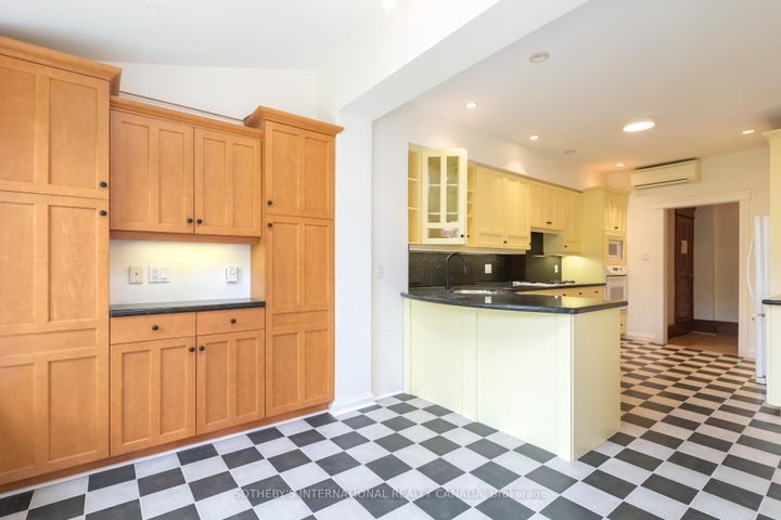 Photo 16 at 277 Crawford Street, Bellwoods, Toronto