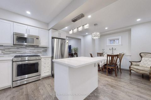 Photo 9 at 182 Duplex Avenue, Eglinton, Toronto