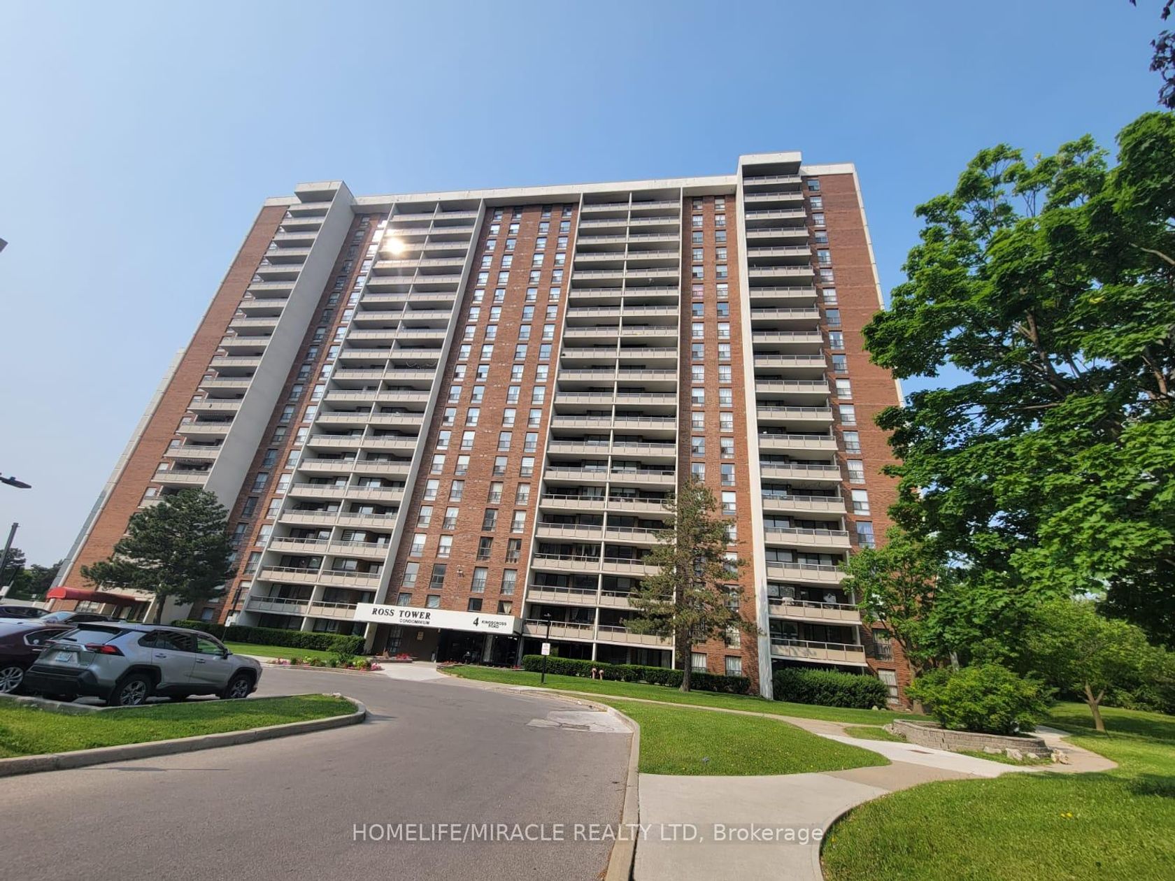 1106 - 4 King Cross Road, Queen Street Corridor, Brampton 2