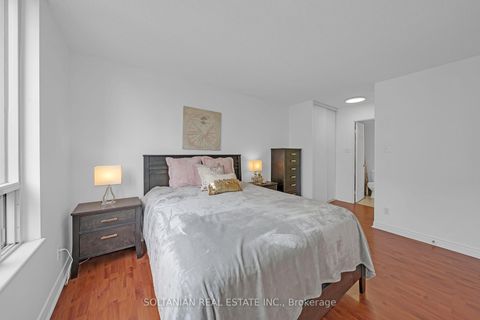 Photo 13 at 1702 - 256 Doris Avenue, Willowdale East, Toronto