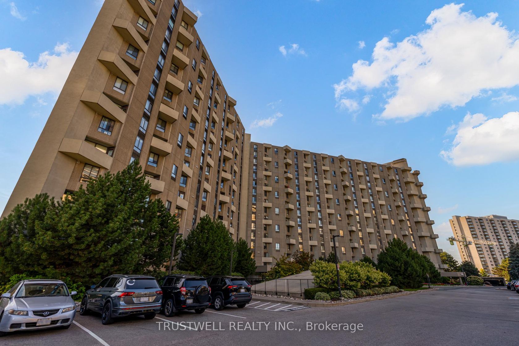 A39 - 300 Mill Road, Markland Wood, Toronto 