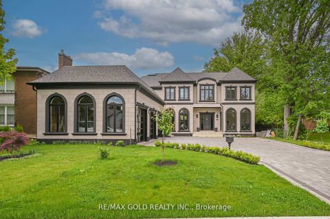 Photo 2 at 48 Sylvadene Parkway, East Woodbridge, Vaughan