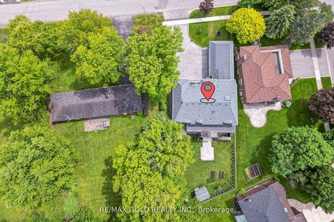Photo 4 at 48 Sylvadene Parkway, East Woodbridge, Vaughan