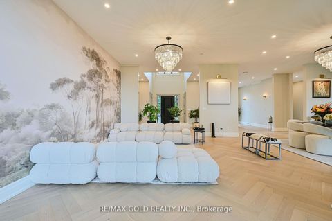 Photo 7 at 48 Sylvadene Parkway, East Woodbridge, Vaughan