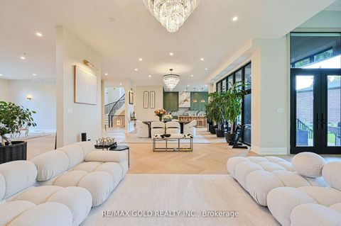Photo 8 at 48 Sylvadene Parkway, East Woodbridge, Vaughan