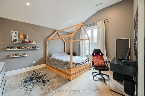 Photo 29 at 48 Sylvadene Parkway, East Woodbridge, Vaughan