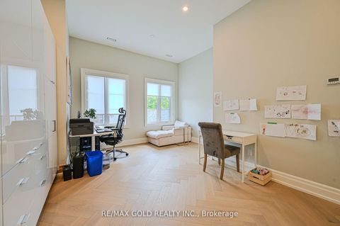 Photo 32 at 48 Sylvadene Parkway, East Woodbridge, Vaughan
