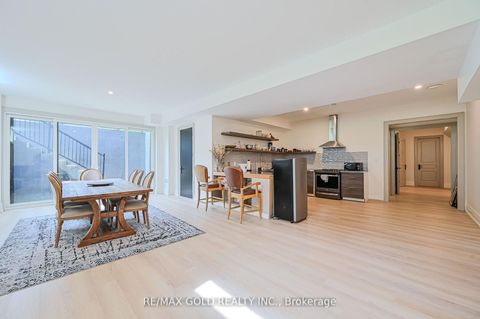 Photo 33 at 48 Sylvadene Parkway, East Woodbridge, Vaughan