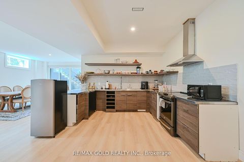 Photo 34 at 48 Sylvadene Parkway, East Woodbridge, Vaughan