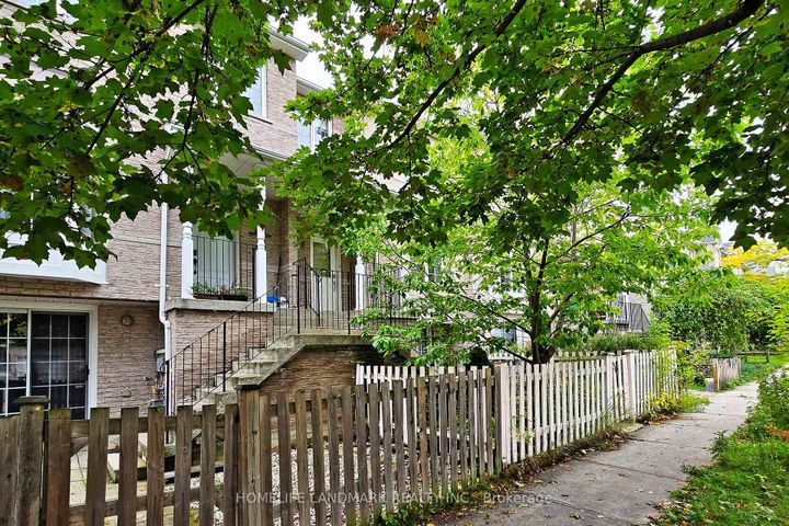 Photo 1 at 108 Sunway Square, Raymerville, Markham