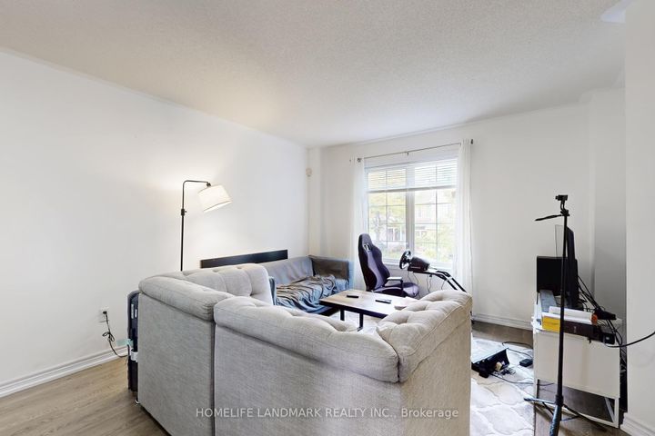 Photo 8 at 108 Sunway Square, Raymerville, Markham
