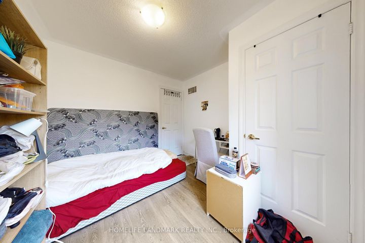 Photo 33 at 108 Sunway Square, Raymerville, Markham