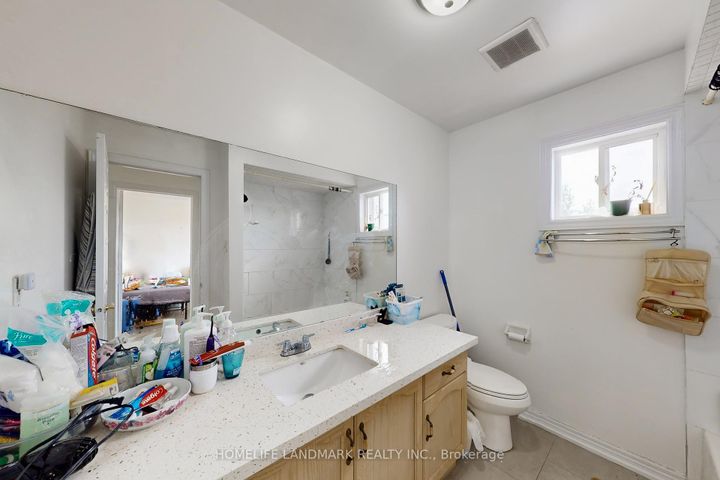 Photo 34 at 108 Sunway Square, Raymerville, Markham