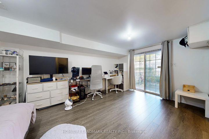 Photo 37 at 108 Sunway Square, Raymerville, Markham