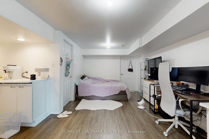 Photo 39 at 108 Sunway Square, Raymerville, Markham