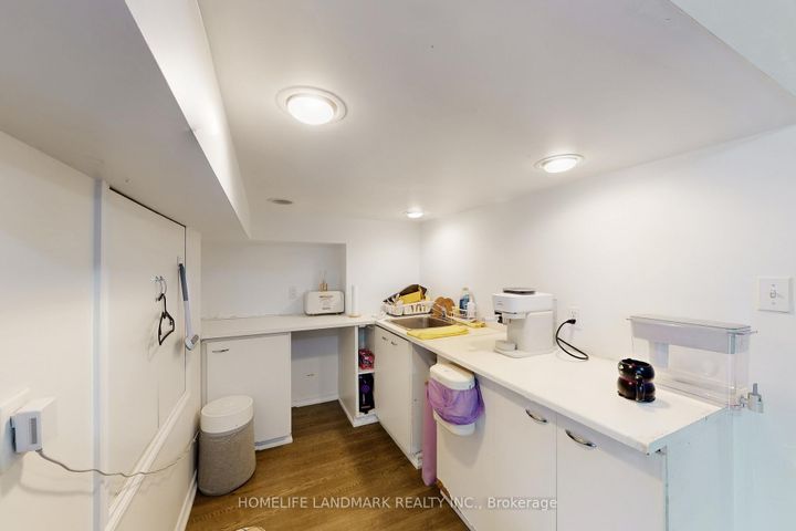 Photo 42 at 108 Sunway Square, Raymerville, Markham
