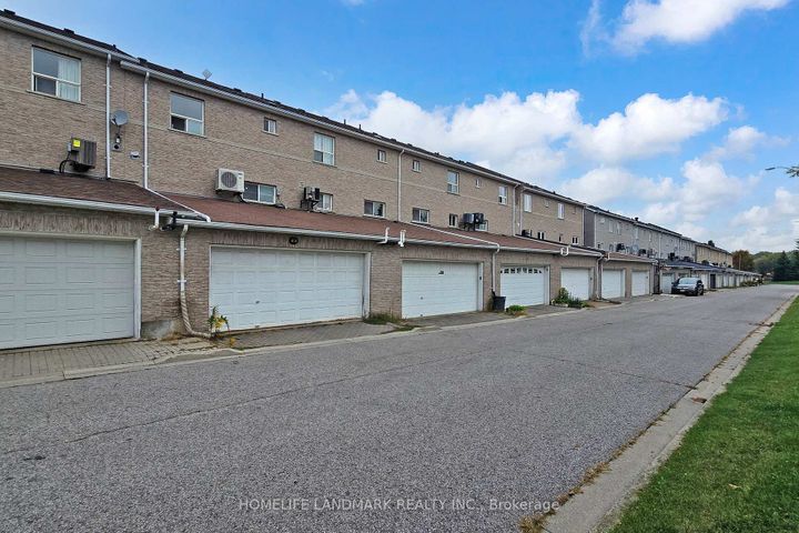 Photo 46 at 108 Sunway Square, Raymerville, Markham