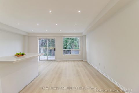 Photo 15 at 135 Kelso Crescent, Maple, Vaughan
