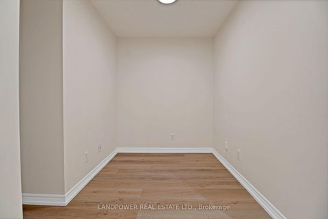 Photo 6 at 1810 - 761 Bay Street, Bay Street Corridor, Toronto Photo 6 at 1810 - 761 Bay Street, Bay Street Corridor, Toronto