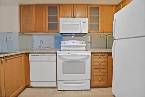 Photo 11 at 1810 - 761 Bay Street, Bay Street Corridor, Toronto Photo 11 at 1810 - 761 Bay Street, Bay Street Corridor, Toronto