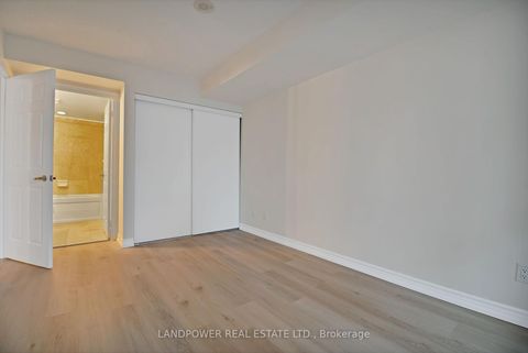 Photo 14 at 1810 - 761 Bay Street, Bay Street Corridor, Toronto