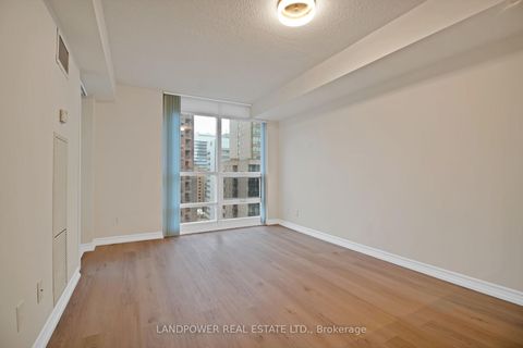 Photo 19 at 1810 - 761 Bay Street, Bay Street Corridor, Toronto