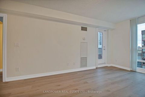 Photo 22 at 1810 - 761 Bay Street, Bay Street Corridor, Toronto