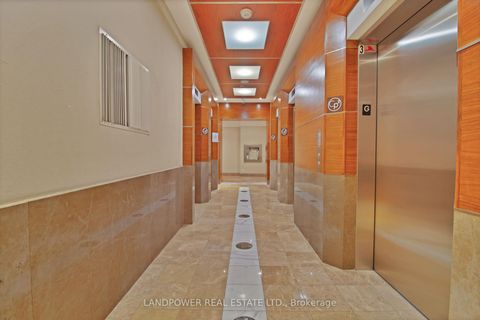 Photo 28 at 1810 - 761 Bay Street, Bay Street Corridor, Toronto