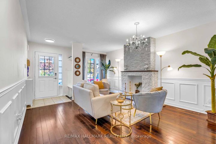 Photo 2 at 56 Westcliffe Crescent, Jefferson, Richmond Hill
