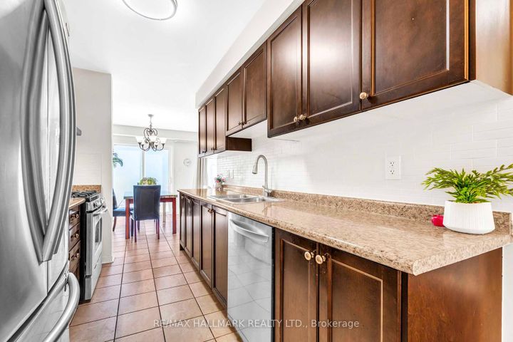 Photo 4 at 56 Westcliffe Crescent, Jefferson, Richmond Hill