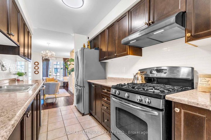 Photo 6 at 56 Westcliffe Crescent, Jefferson, Richmond Hill