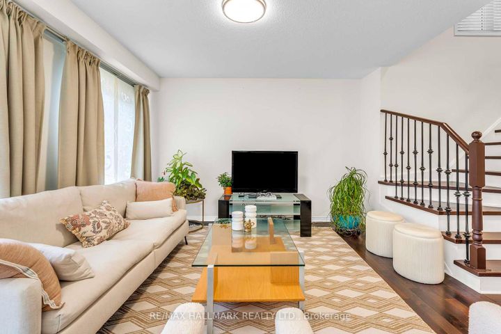 Photo 11 at 56 Westcliffe Crescent, Jefferson, Richmond Hill