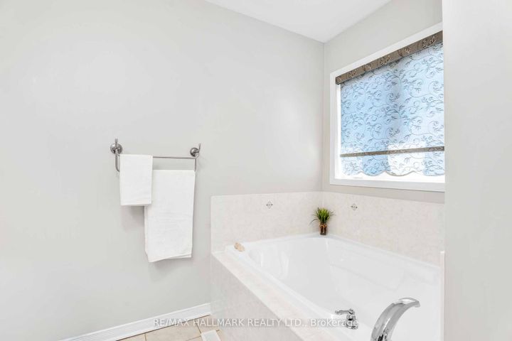 Photo 24 at 56 Westcliffe Crescent, Jefferson, Richmond Hill