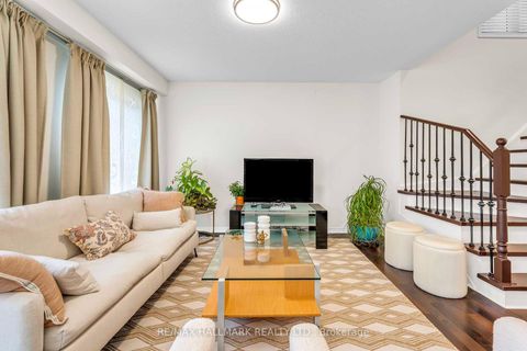 Photo 11 at 56 Westcliffe Crescent, Jefferson, Richmond Hill