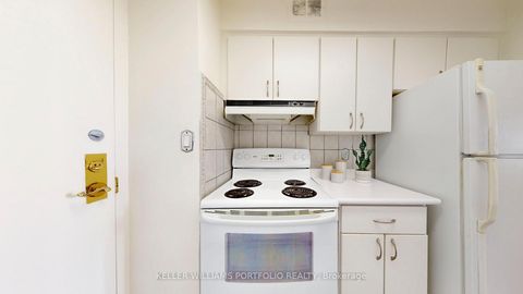 Photo 10 at 2105 - 135 Antibes Drive, Branson, Toronto